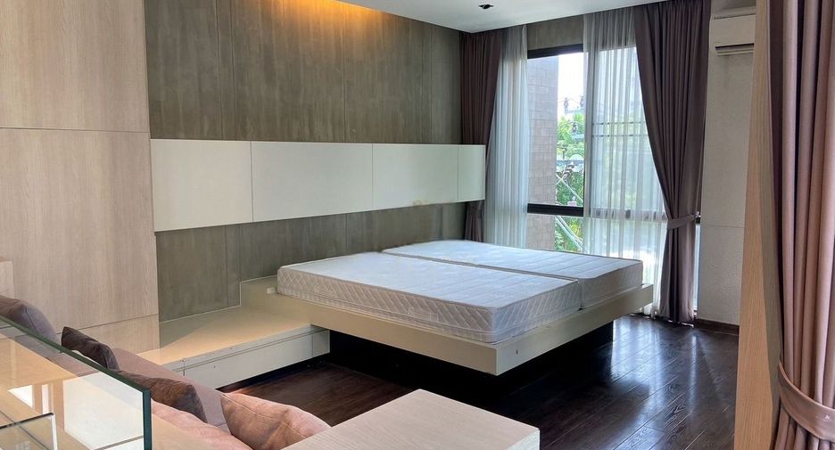 For rent 3 bedrooms house in Wang Thonglang, Bangkok