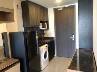 Wohnung zur Miete mit 1 Zimmer in Bang Rak, Bangkok