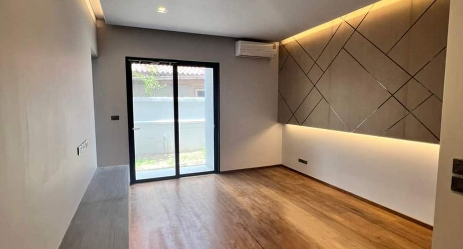 À vendre 5 chambres maison à Bang Sue, Bangkok