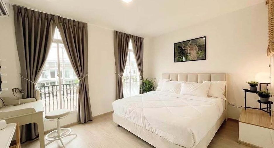 For rent 3 bedrooms townhouse in Prawet, Bangkok