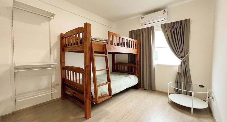 For rent 3 bedrooms townhouse in Prawet, Bangkok