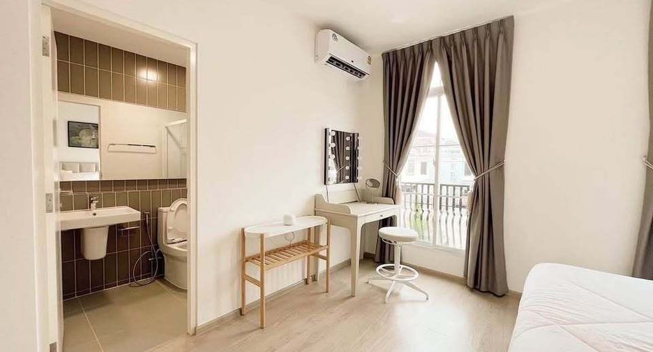 For rent 3 bedrooms townhouse in Prawet, Bangkok