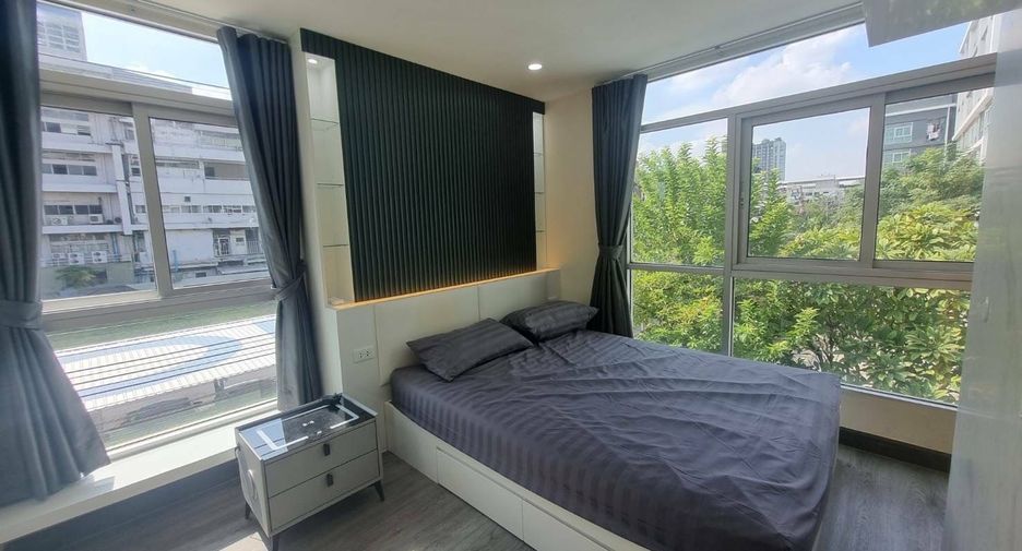 For sale and for rent 1 bed condo in Phra Khanong, Bangkok