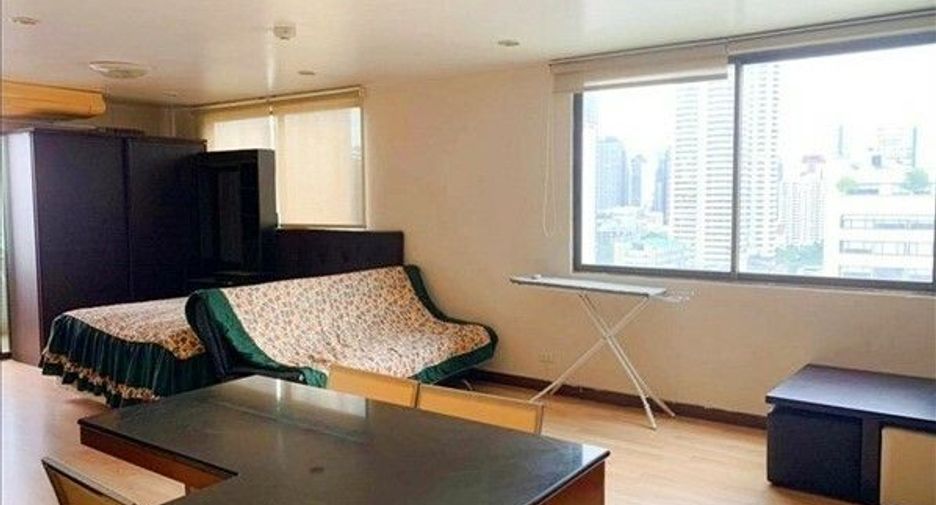 For rent 2 bedrooms condo in Watthana, Bangkok