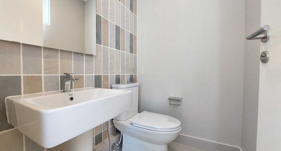 For sale 2 bedrooms townhouse in Bang Phli, Samut Prakan