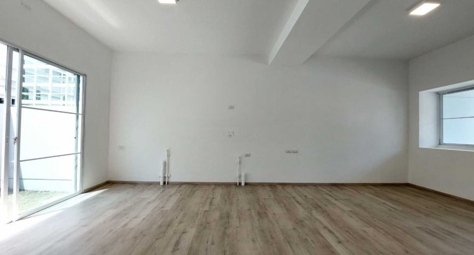 For sale 2 bedrooms townhouse in Bang Phli, Samut Prakan