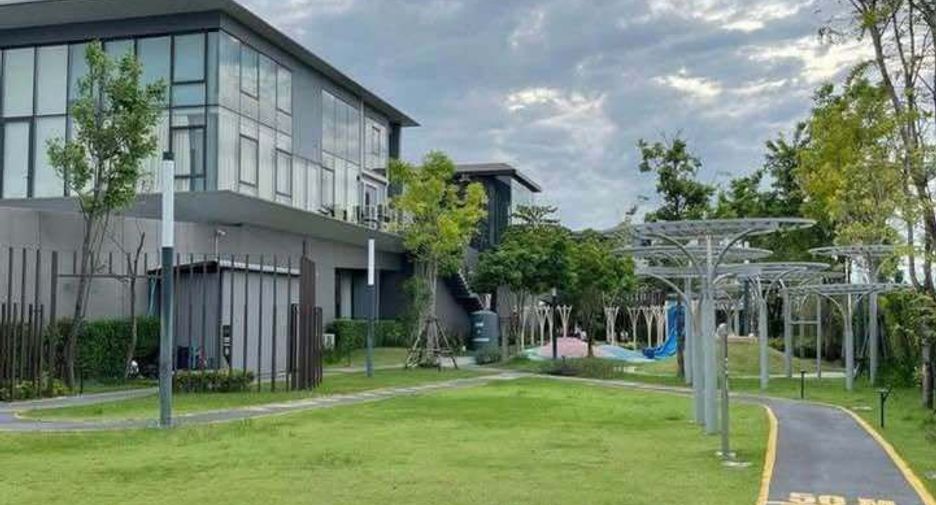For rent 2 bedrooms townhouse in Bang Phli, Samut Prakan