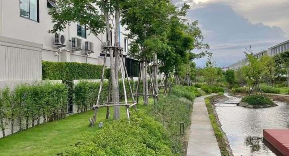 For rent 2 bedrooms townhouse in Bang Phli, Samut Prakan
