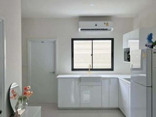 For rent 2 bedrooms townhouse in Bang Phli, Samut Prakan