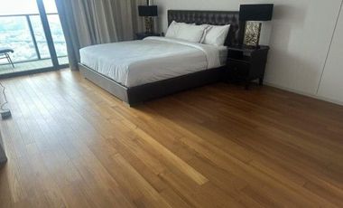 For rent 2 bedrooms condo in Khlong San, Bangkok