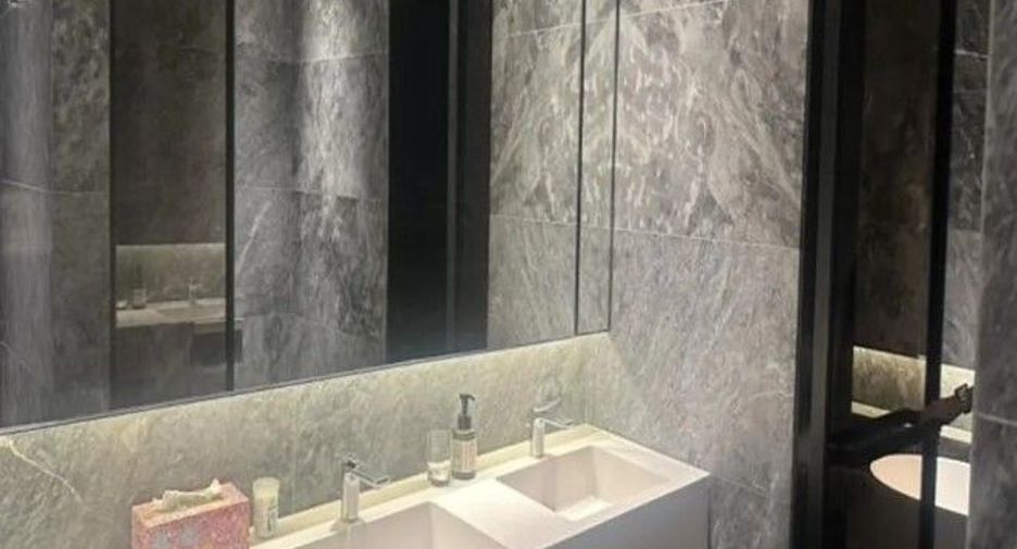 For rent 2 bedrooms condo in Khlong San, Bangkok