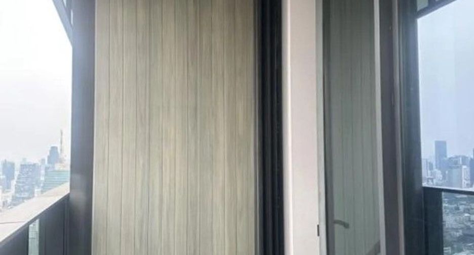 For rent 2 bedrooms condo in Khlong San, Bangkok