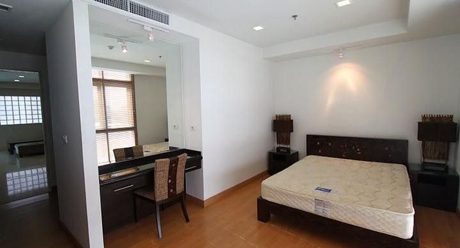 For rent 3 ベッドルーム condo in Khlong Toei, Bangkok
