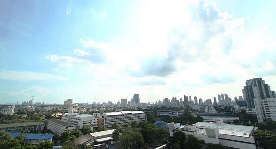 For rent 3 ベッドルーム condo in Khlong Toei, Bangkok