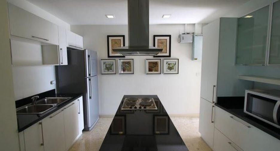 For rent 3 ベッドルーム condo in Khlong Toei, Bangkok