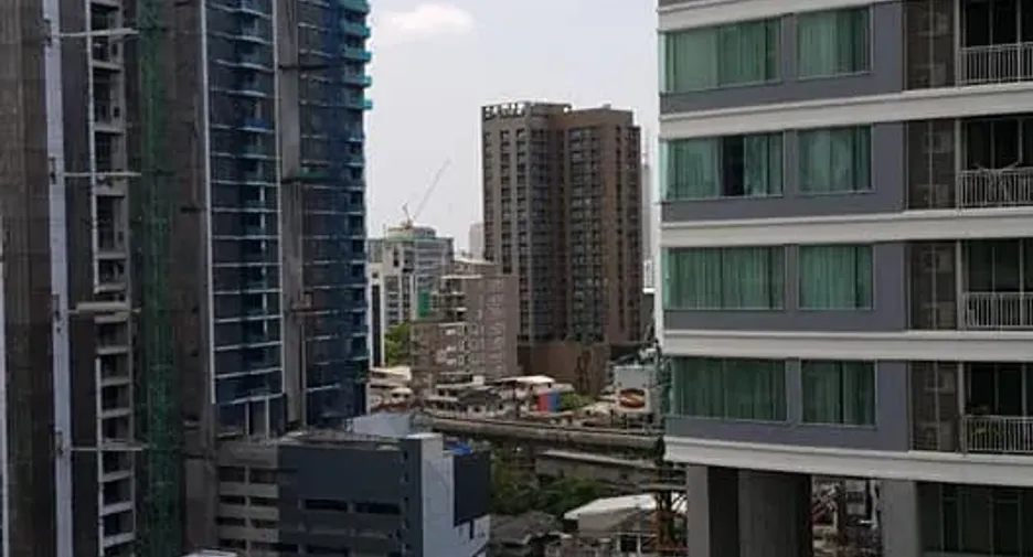 For sale 2 ベッドルーム condo in Khlong Toei, Bangkok