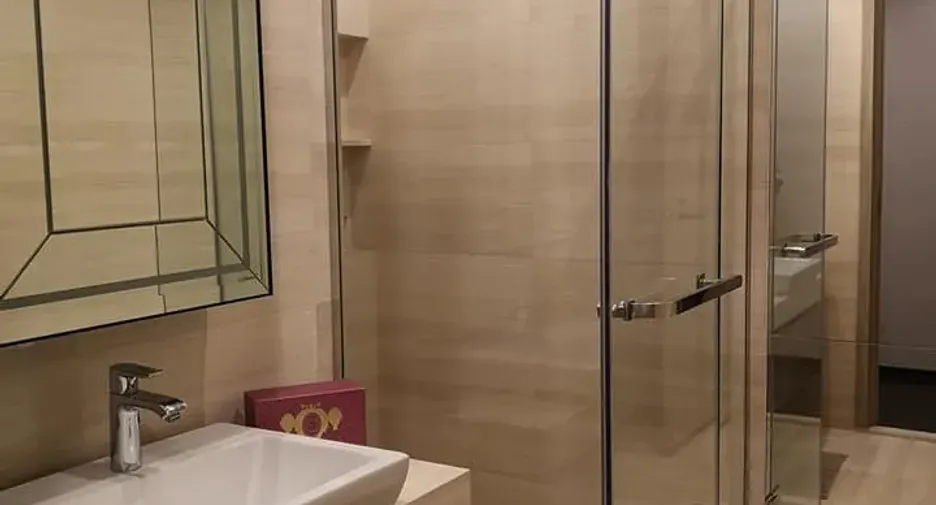For sale 2 ベッドルーム condo in Khlong Toei, Bangkok