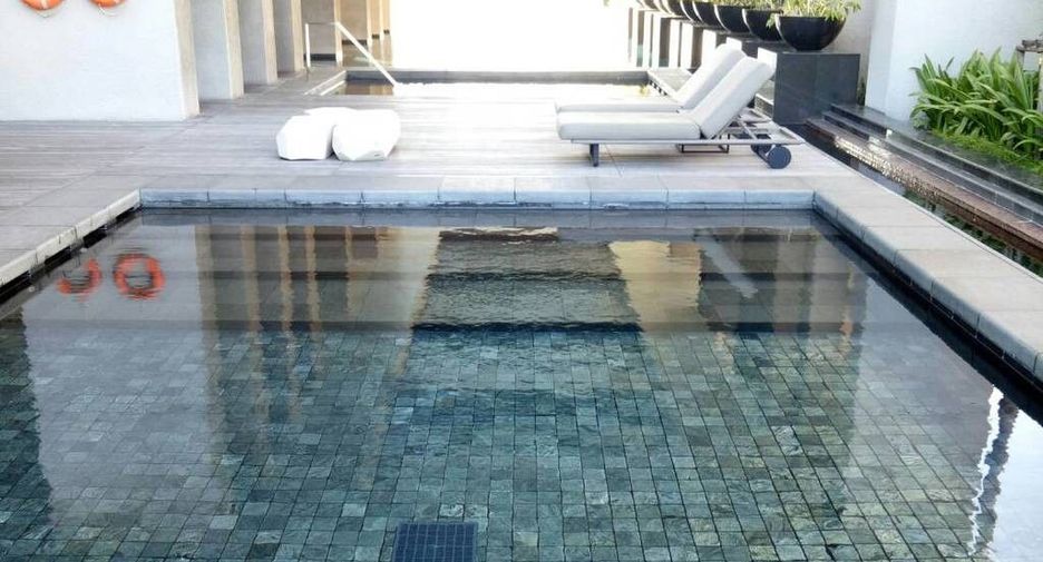 For rent 2 bedrooms condo in Pathum Wan, Bangkok