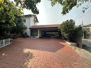 Haus zum Kauf mit 3 Zimmer in Watthana, Bangkok