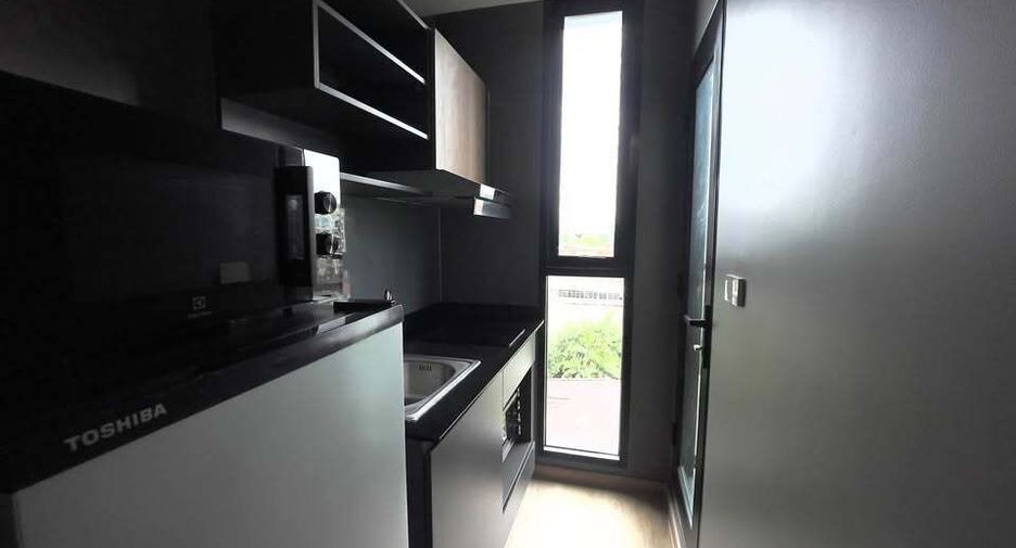 Condo en alquiler de 1 habitaciones en Phra Khanong, Bangkok