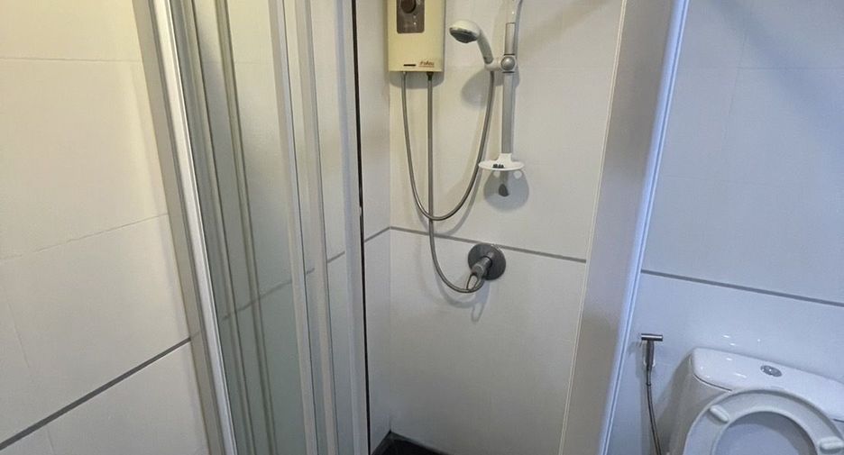 For rent studio condo in Phaya Thai, Bangkok