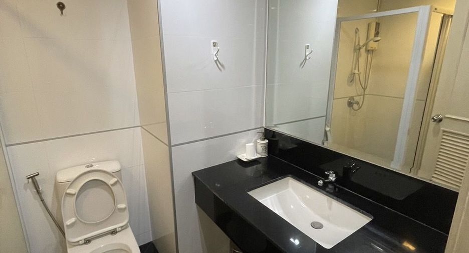 For rent studio condo in Phaya Thai, Bangkok