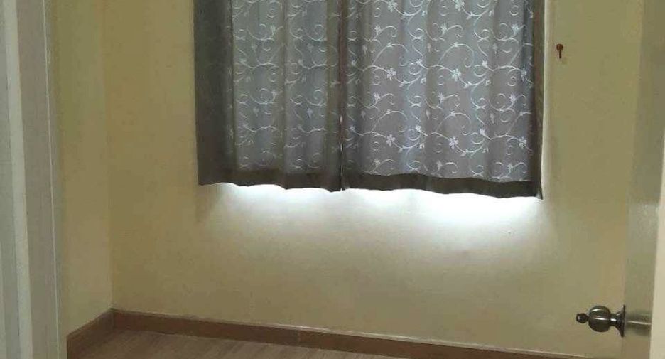 For rent 4 bedrooms house in Chom Thong, Bangkok