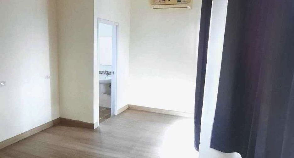 For rent 4 bedrooms house in Chom Thong, Bangkok