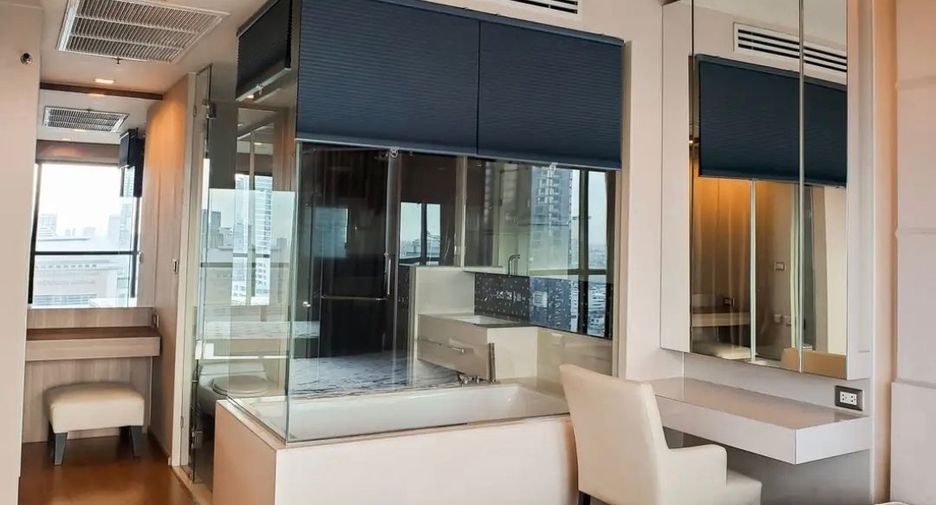 For rent 2 ベッドルーム condo in Sathon, Bangkok