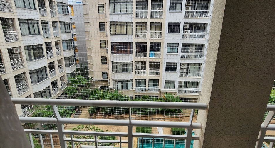 For rent 2 bedrooms condo in Bang Rak, Bangkok