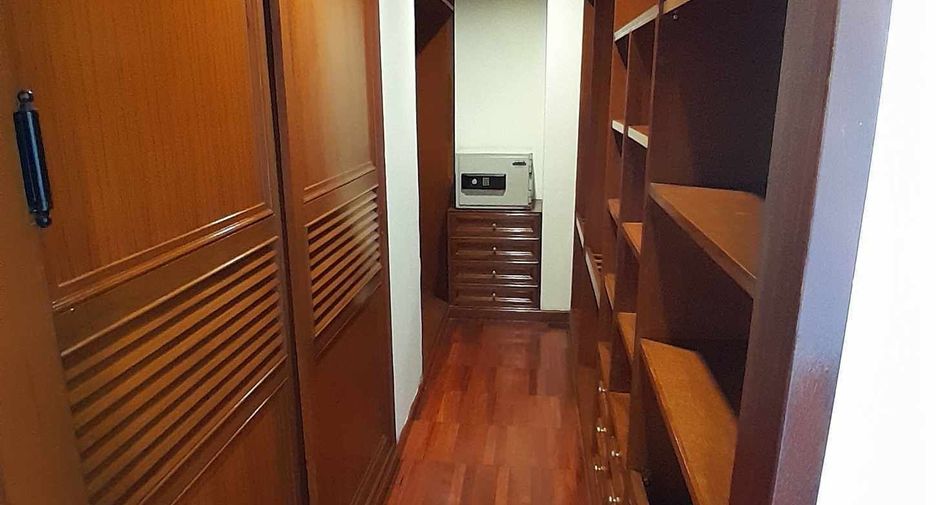 Wohnung zur Miete mit 3 Zimmer in Watthana, Bangkok