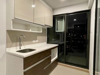 À louer 1 chambre condo à Huai Khwang, Bangkok