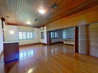 For sale 5 ベッドルーム house in Phra Khanong, Bangkok