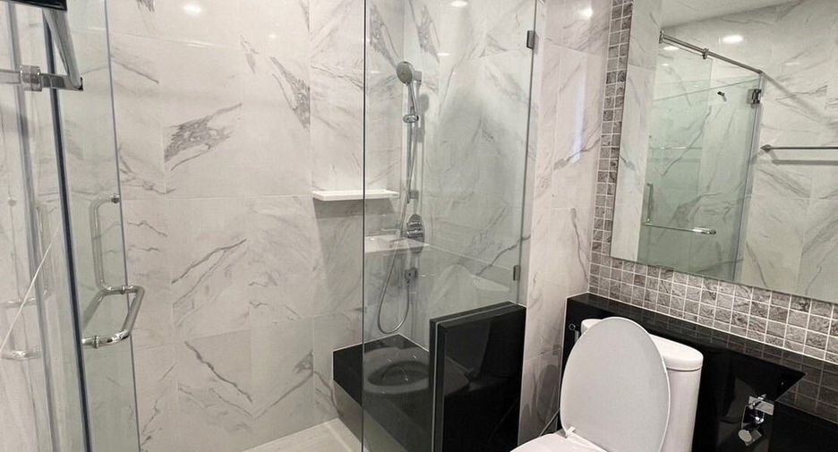 For rent 1 bed condo in Khlong San, Bangkok