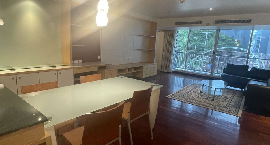 For sale and for rent 2 bedrooms condo in Watthana, Bangkok