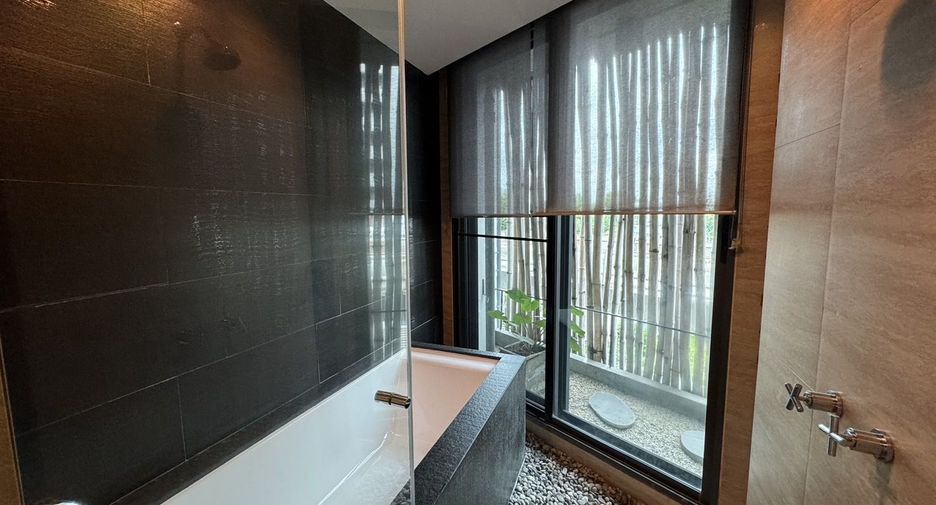 For rent 2 bedrooms apartment in Khlong Toei, Bangkok