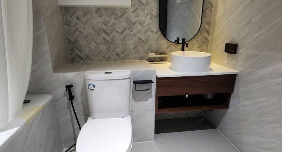 For rent 2 bedrooms condo in Bang Kho Laem, Bangkok