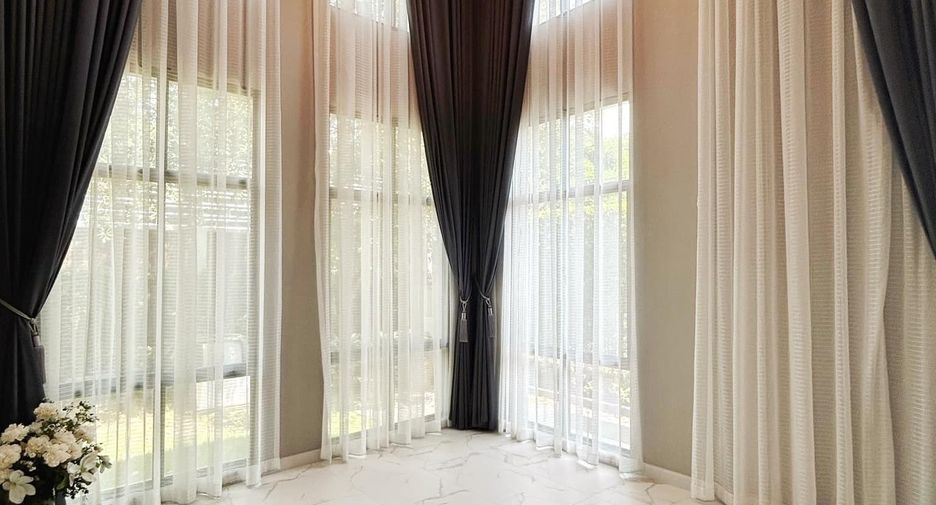 For sale 4 bedrooms house in Taling Chan, Bangkok