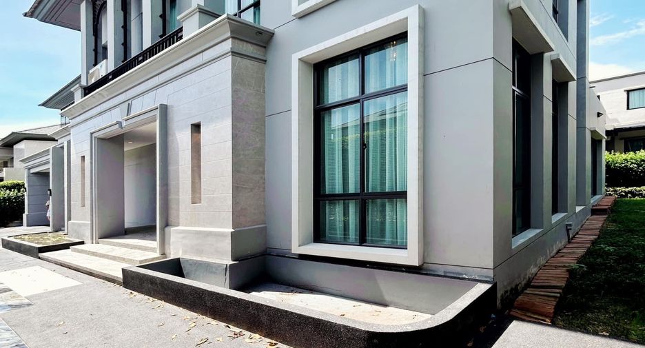 For sale 4 bedrooms house in Taling Chan, Bangkok