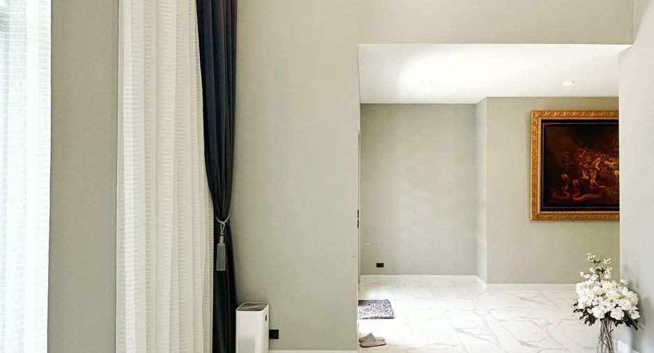 For sale 4 bedrooms house in Taling Chan, Bangkok