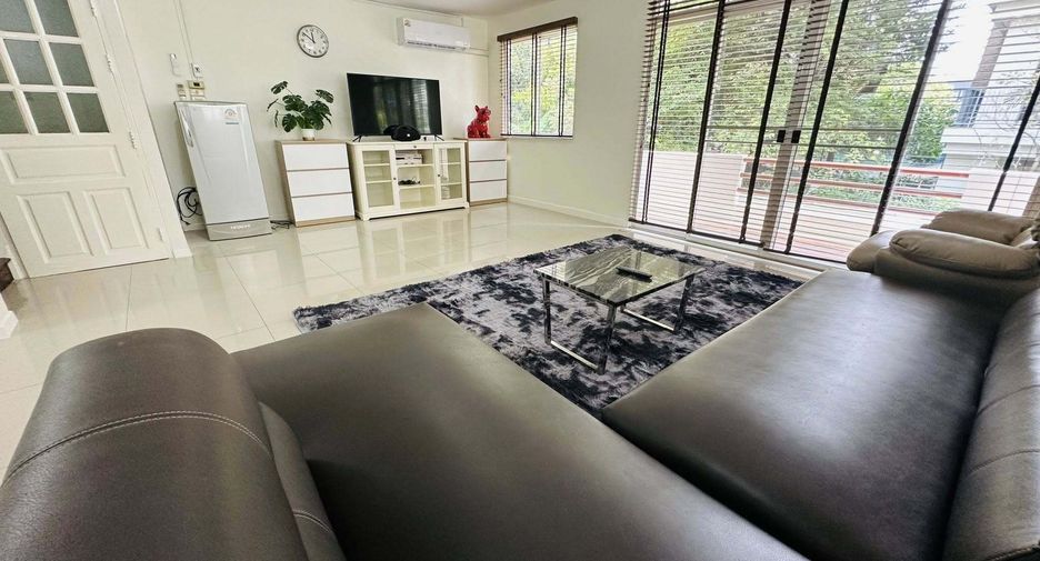 For rent 5 bedrooms house in Khlong Toei, Bangkok
