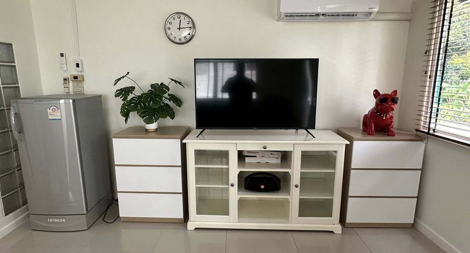For rent 5 bedrooms house in Khlong Toei, Bangkok