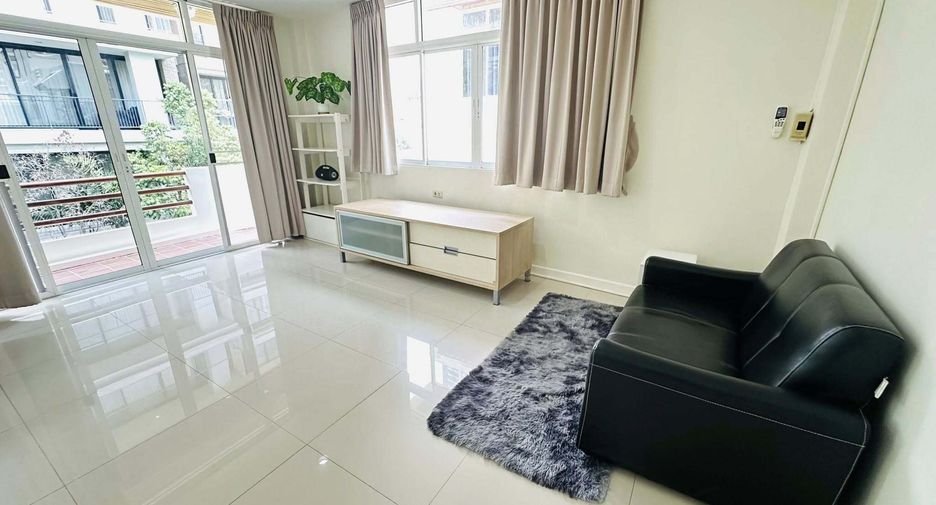 For rent 5 bedrooms house in Khlong Toei, Bangkok