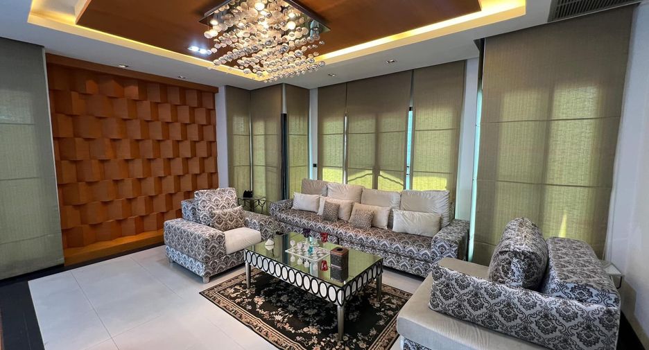 Casa adosada en alquiler de 5 habitaciones en Khlong Toei, Bangkok