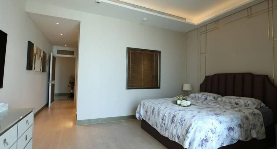 For sale 3 bedrooms condo in Khlong San, Bangkok