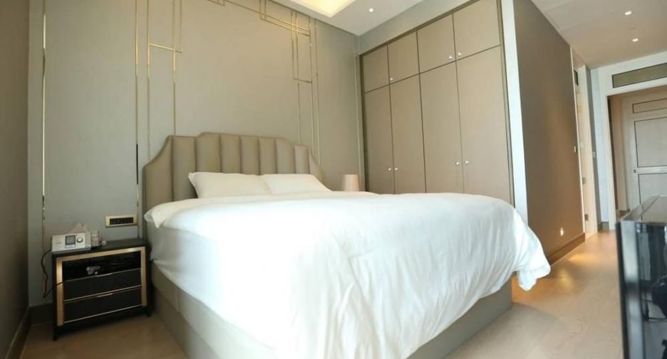 For sale 3 bedrooms condo in Khlong San, Bangkok