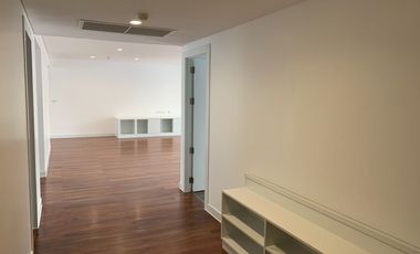 For rent 4 bedrooms condo in Watthana, Bangkok