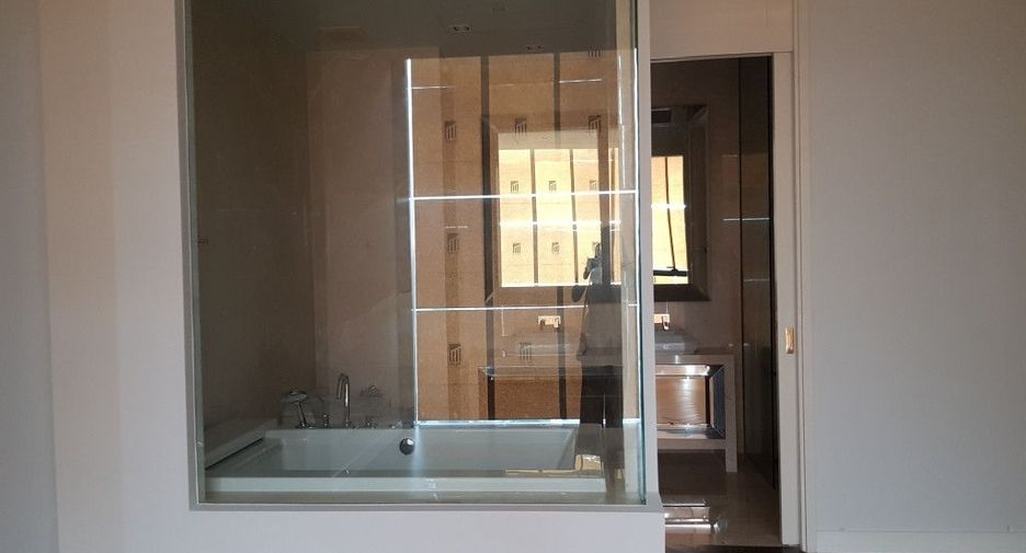 Wohnung zur Miete mit 3 Zimmer in Khlong Toei, Bangkok