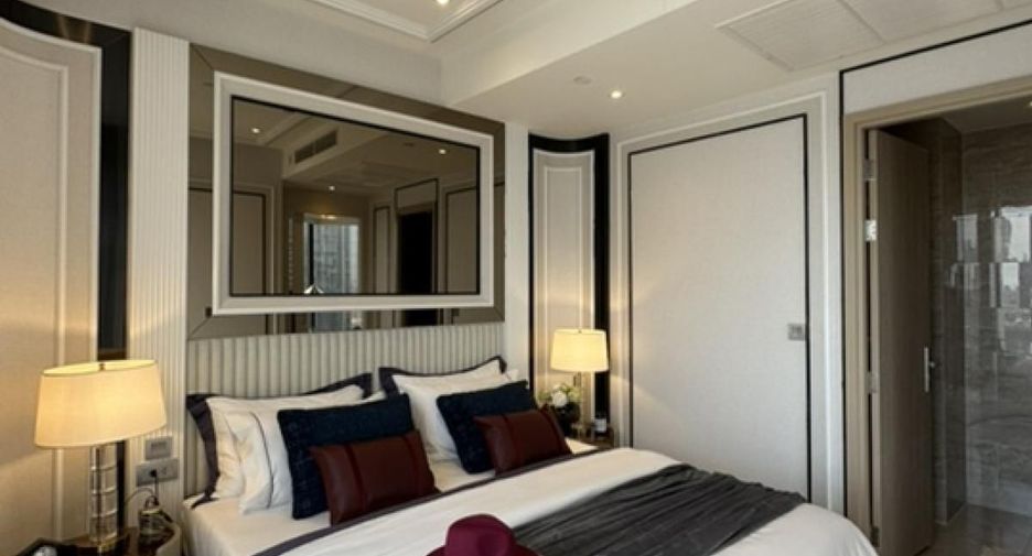 For sale 3 bedrooms condo in Huai Khwang, Bangkok
