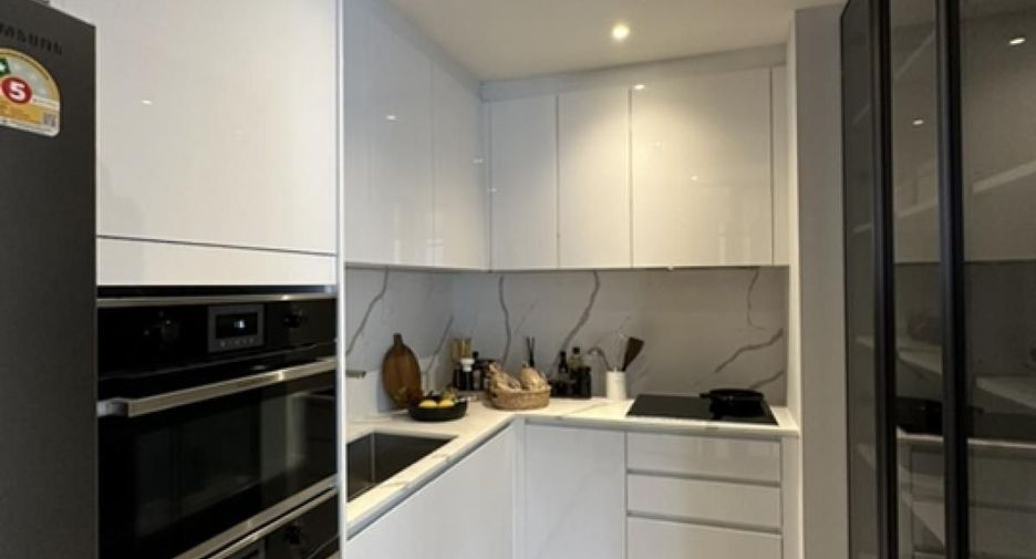For sale 3 ベッドルーム condo in Huai Khwang, Bangkok